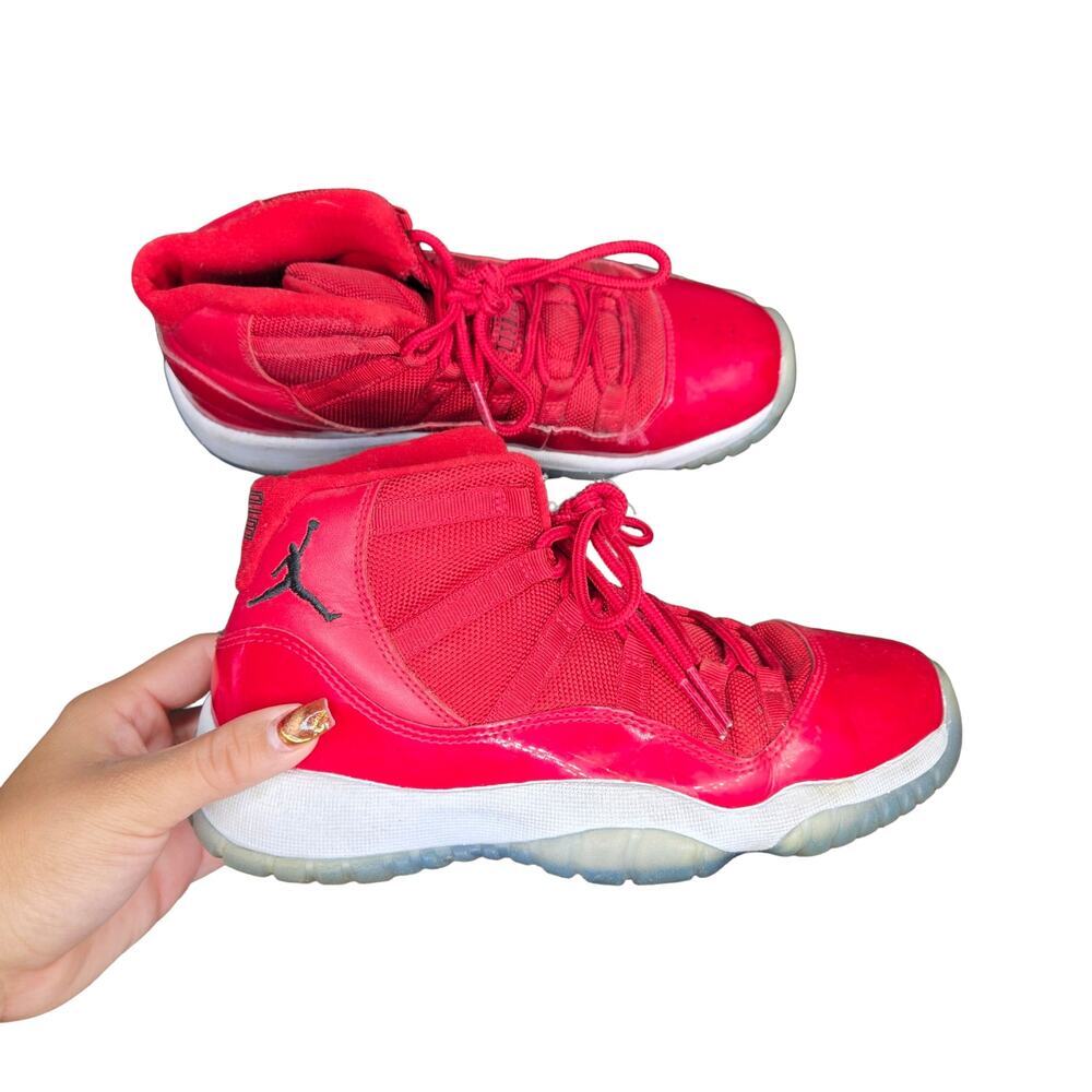 Jordan 11 Retro Red Boy's Sneaker Size: 5Y‎
